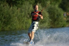 water ski on big bear lake /images/uploads/images/page_7_1.jpg